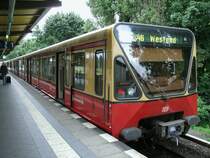 480 505 nach Westend,am 14.Juli 2012,beim Halt in Berlin Innsbrucker Platz. 