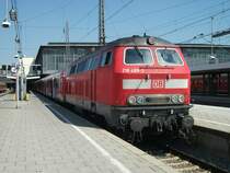 218 489 steht am 27.Juli 2012 mit dem RE 57414 nach Memmingen im M�nchner Hbf.