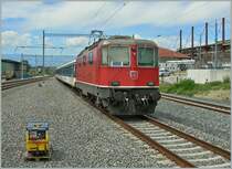 Noch verkehren einzelnen RE Lausanne - Genève mit der traditionellen Re 4/4 II und EW I/II Pendelzügen
Prilly-Malley, den 30. Juli 2012