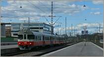 Ein Sm2 Triebzug erreicht Helsinki.
(29.04.2012)