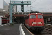 110 402 am 6.5.12 mit einem Leerzug in D�sseldorf Hbf.