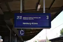 Am 23. Juli 2012 war erster Betriebstag f�r den Hamburg-K�ln-Express - und so war auch zum ersten Mal diese Zugzeilanzeige f�r den HKX 1803 nach Hamburg-Altona in Osnabr�ck Hbf zu bestaunen