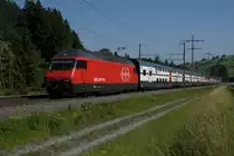 Re 460 090-4 zieht am 30.6.12 den IC 812 von Spiez Richtung Fruttigen, hier bei M�lenen.