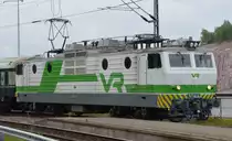 Eine E-Lock Sr1  3044 bei der Einfahrt in den Hafenbahnhof von Turku am 06.06.2012.