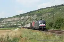 ES 64 U2 - 097 (MRCE) f�hrt am 25. Juli 2012 um 15:06 Uhr mit einem G�terzug durch Th�ngersheim