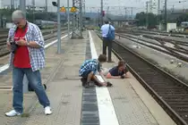 Morgens halb 12 in Regensburg. W�hrend in Villa Bacho noch der Rausch der letzten Nacht ausgschlafen wird weden in Villa Riba schon die Bilder �berpr�ft.