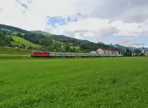 BLS RE 3319 bei Ausfahrt in Malters. Infolge kurzfristigem Ersatz wurde der BLS EWIII Pendel ausnahmsweise von einer SBB Re 4/4 II, 11116, gezogen, 05.08.2012.