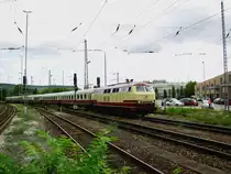 218 105-5 hatte am 05.08.2012 die ehrenvolle Aufgabe TEE 72092, mit 103 222-6 im Schlepptau, nach Heilbronn und weiter bis nach �hringen zu ziehen. Hier konnte sie bei ihrer Einfahrt in den Hauptbahnhof Heilbronn abgelichtet werden. Grund f�r diese Sonderfahrt war das 150-j�hrige Jubil�um der Hohenlohebahn.