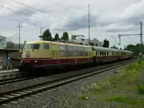 103 222-6 hat am 05.08.2012 mit TEE 72092 den �hringer Hauptbahnhof erreicht.
Er wird nun zur Hauptattraktion des Bahnhofsfestes in �hringen im Rahmen 150 Jahre Hohenlohebahn werden.