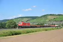 185 305 mit einem gem.GZ auf der Main-Spessart-Bahn Richtung W�rzburg.Aufgenommen bei Himmelstadt am 4.8.2012