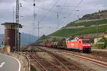 Mit einem gemischten G�terzug hat am 10. September 2009 152 048-5 R�desheim erreicht.