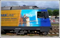 IR2217 mit HGe 4/4 101 967-8 in Giswil mit dem Schloss aus Stefans Heimat aus anderer Sicht. (03.08.2012)