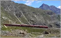 Diese Bilderreihe vom R1633 St.Moritz-Tirano mit ABe 8/12 3502 entstand auf der s�dlichen Staumauer des Lago Bianco. (11.08.2012)