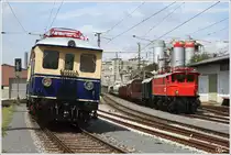 1245.518 steht mit SGAG 17243 (Kirchdorf an der Krems - Selzthal) im Bahnhof Kirchdorf, w�hrend im Vordergrund ET 4041.01 als SGAG 17248 (Nettingsdorf-Selzthal) vorbeif�hrt. 8_2012