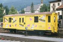 D� 4063 - Gep�ckwagen am 25.06.1989 in Davos Platz - Baujahr 1931 - SWS - Fahrzeuggewicht 11,00t - Zuladung 7,00t - L�P 10,89m - zul�ssige Geschwindigkeit 75 km/h.-  �2=23.11.1988 �1=12.12.1981 - ohne RhB-Logo - Lebenslauf: ex F� 4063 - 1964 D� 4063 - 08/1990 verkauft an DFB - 1996 Umbau in DFB X 2963. Hinweis: gescanntes Dia
