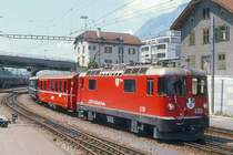 RhB Schnellzug 540 von St.Moritz nach Chur am 21.05.1989 Einfahrt Chur mit E-Lok Ge 4/4II 630 - AB - B - .... Hinweis: gescanntes Dia
