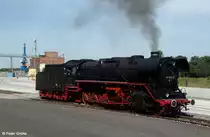 DR 44 1486-8 vom Eisenbahnfreunde Sta�furt e.V. w�hrend Sonderfahrten mit Traditionszug “Salzland-Express” von K�then zum Stadtfest 850 Jahre Aken, ex KBS 342 K�then - Aken, fotografiert im Hafengel�nde Aken 18.08.12