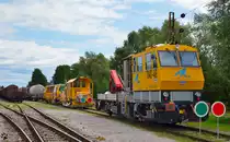 Die Baumaschinen der S� warten in Pragersko auf Einsatz �ber die Wochenende (+Montag) bei Erneuerung der Stecke Pragersko-Kidričevo.  Jedes Wochenende wird cca. 300 biss 400m komplett Erneuert. /17.8.2012 