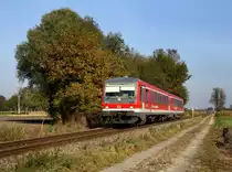 Der 628 577 als RB nach M�hldorf am 12.10.2010 unterwegs bei Alt�tting.