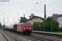 185 392-8 mit einem gemischten G�terzug Richtung Regensburg bei der Durchfahrt in S�nching, 16.08.2012