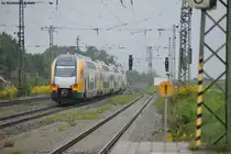 Bei so einer Seltenheit durfte nat�rlich auch ein Nachschuss nicht fehlen: GTW Kiss 445 bei der Durchfahrt, w�hrend Testfahrten zwischen Plattling und Straubing in Stra�kirchen, 16.08.2012