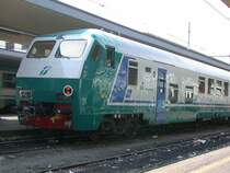 IR Steuerwagen von TrenItalia in Torino Porta Nuova. (21.04.2006)