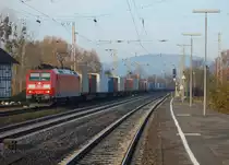 185 092-4 mit einem Containerzug am Morgen des 20.11.2011 in Kreiensen