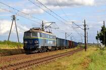 ET22 768 bei der durchfahrt durch Strzebielewo Pyrzyckie (09.08.12)