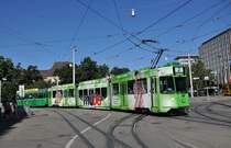 Be 4/6S mit der Betriebsnummer 661 und der Vollwerbung f�r die MUBA auf der Linie 2 bei der Einfahrt zur Haltestelle Bahnhof SBB. Die Aufnahme stammt vom 18.08.2012.