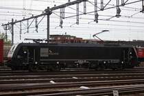 MRCE ES 64 F4-106 (i.E.f�r Captrain Italia) am 17.5.12 beim Halt in Venlo.