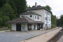 Aufnahmsgeb�ude des Bf. G�sing am 25.August 2012.

