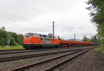 Zwei Tage, zwei mal RTS. Am 21.06.2012 kam 221 134-0 mit ein paar Kipp- und Flachwagen in Fahrtrichtung Norden durch Eschwege West.
