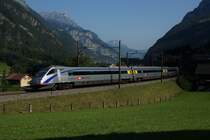Am Morgen des 25.7.12 f�hrt der ETR 470 002 von Erstfeld Richtung S�den, hier bei Silenen.