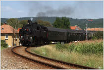 93.1420 & 93.1421 ziehen den IGE Sdz 17202 von Wien S�dbahnhof-Ostseite �ber Sigmundsherberg nach Spitz an der Donau. Ab Sigmundsherberg waren die beiden 93er am Zug.
Horn 22.8.2012
