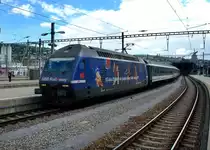 Re 460 050 mit einem IR am 31.08.2010 bei der Ausfahrt des Z�richer HB.