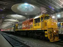 DCP 4181 am 17.03.2012 als Lok im Bahnhof Britomat, dem zentralen Umsteigepunkt in Auckland, der gr��ten Stadt Neuseelands. In dem unterirdischen Bahnhof verkehren zur Zeit ausschliesslich Dieselfahrzeuge, allerdings wird zur Zeit an der Elektrifizierung des Nahverkehrsnetzes gearbeitet.