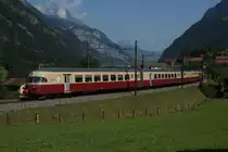 Eigentlich wollte ich den RAe TEE 1053 mit der Kirche von Silenen im Hintergrund ablichten, aber das Licht zu diesem Zeitpunkt noch nicht optimal war, entschied ich mich f�r die Variante etwas weiter n�rdlich. (Silenen, 25.7.12.)