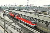 Bei str�menden Regen bringt 1144.208 vier 2067er am 1.9.12 nach M�rzzuschlag. Wr.Neustadt Hbf.