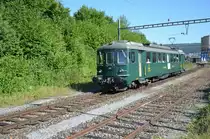 Extrazug 30231 bei der Durchfahrt in Felsenau (AG). Es handelt sich hier um den RBe 4/4 Nr. 1405 (neue Bezeichnung: RBe 540). Der Anlass zur Fahrt ist die Einladung des DSF zum 1. August-Brunch im Lokdepot in Koblenz. Die Fahrt geht von Frick �ber Stein-S�ckingen – Laufenburg – Schwaderloch – Felsenau nach Koblenz. Der Triebwagen mit Baujahr 1959 (Inbetriebsetzung 24.07.1959) war bei den SBB im Einsatz. Heute ist er im Besitz der DSF (Draisinen Sammlung Fricktal). Seit 2010 ist das Fahrzeug als „94 85 7 540 005-6“ immatrikuliert. Aufnahmedatum: 01.08.2012.