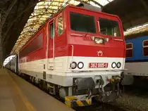 362 005-1 wartet in Praha hl.n. am 26.08.12 auf die Abfahrt.