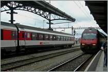  Ich bin auch ein Bpm 51 ...  der erste (und wohl auch letzte) Bpm 51 in SBB Fernverkehrs-Lackierung im IR Gen�ve - Brig beim Halt in Lausanne.
2.9.12