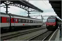  Ich bin auch ein Bpm 51 ...  der erste (und wohl auch letzte) Bpm 51 in SBB Fernverkehrs-Lackierung im IR Gen�ve - Brig beim Halt in Lausanne.
2.9.12