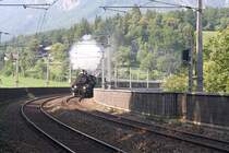 310.23 und 1040.01 �berqueren am 02.Sept. 2012 mit dem SR 17355 den Schwarzaviadukt beim Bf. Payerbach-Reichenau.