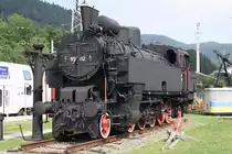 �BB 95.112, aufgestellt als Denkmal, beim Bf. Payerbach-Reichenau am 02.Sept. 2012.