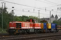 WLE 51 schleppt am 22.5.12 die TWE V156 in D�sseldorf-Rath ab.