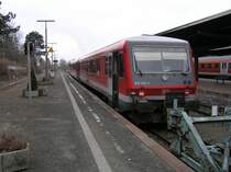 Die BR 928 625-3 am 11.04.2006 um 08:38 Uhr im Kopfbahnhof Bad Harzburg. Der Zug wartet dort auf die Weiterfahrt nach Braunschweig Hbf. Der Zug fhrt gerade die Strecke Goslar - Braunschweig Hbf (KBS 353)