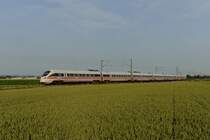 Ein ICE-T von Wien West nach Frankfurt (Main) Hbf am 28.06.2012 unterwegs bei Langenisarhofen.
