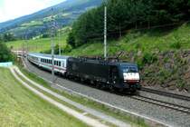 189 999 mit einem EC am 26.06.2010 unterwegs bei Matrei am Brenner.