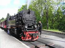 Die 99 7235-7 der Harzer Schmalspurbahnen (HSB) in Drei Annen Hohne am 06.06.2006 um 14:45 Uhr.