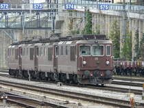 bls - Lokzug mit den Re 4/4 171 und Re 4/4 173 und Re4 /4 183 und am Schluss die Re 4/4 163 im Bahnhof Spiez am 03.09.2012


